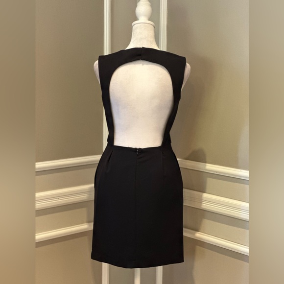 Zara Basic Navy Blue Large Keyhole cocktail dress with pockets - size XS - Picture 9 of 16